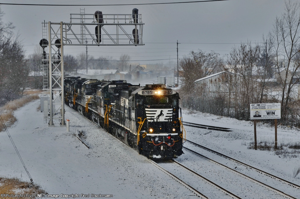 NS 8785 from the top step at AC Tower.